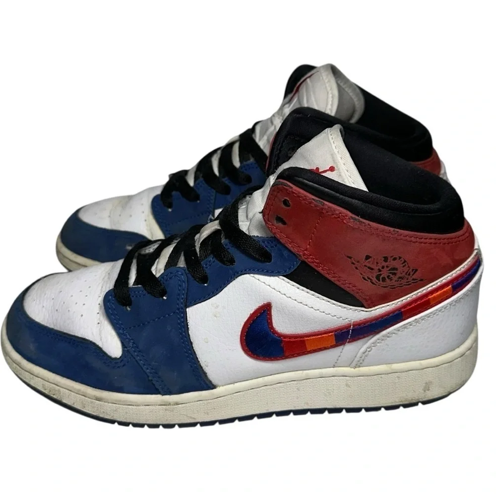 Nike Boys Size 5.5 Red White Blue Air Jordan 1 Mid SE Basketball Shoes Sneakers